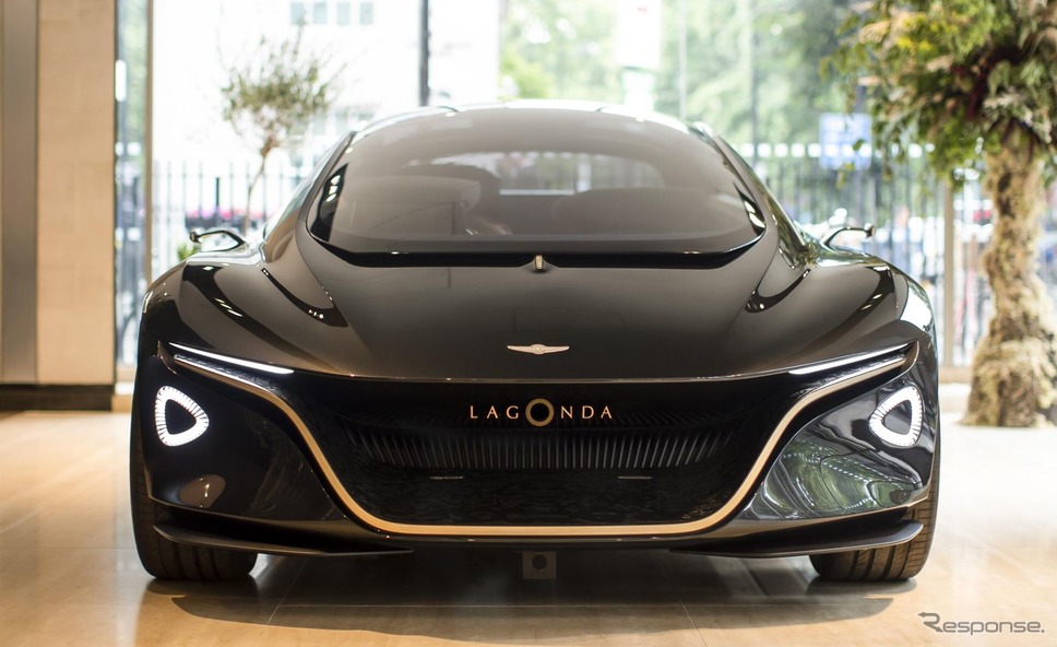 アストンマーティン初の電動車に特化したイベント「電動車の未来」に出展されたラゴンダ・ビジョン・コンセプト《photo by Aston Martin》