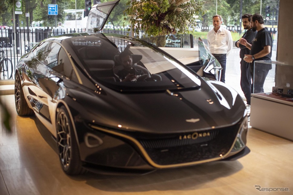 アストンマーティン初の電動車に特化したイベント「電動車の未来」に出展されたラゴンダ・ビジョン・コンセプト《photo by Aston Martin》