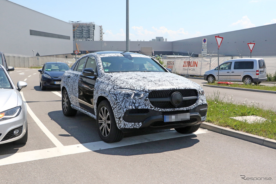 メルセデスベンツ GLE クーペ 新型スクープ写真《APOLLO NEWS SERVICE》