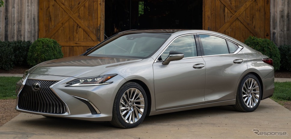 レクサスES新型のハイブリッド「ES 300h」《photo by Lexus》