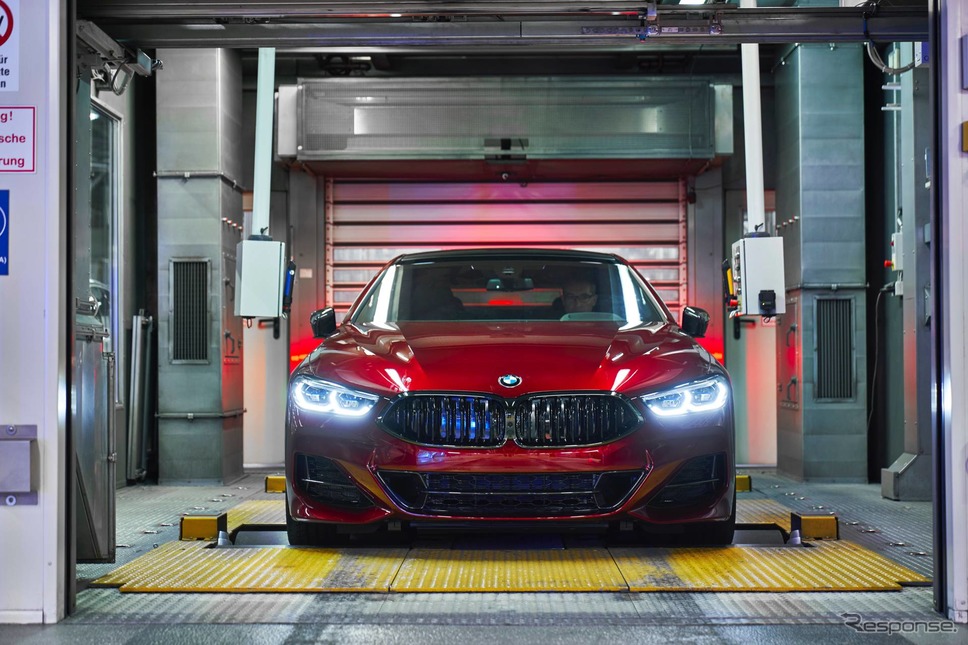BMW 8シリーズ グランクーペ の量産第一号車《photo by BMW》