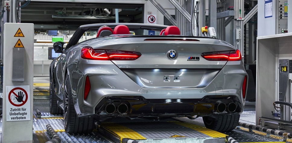 BMW M8 カブリオレ の量産第一号車《photo by BMW》