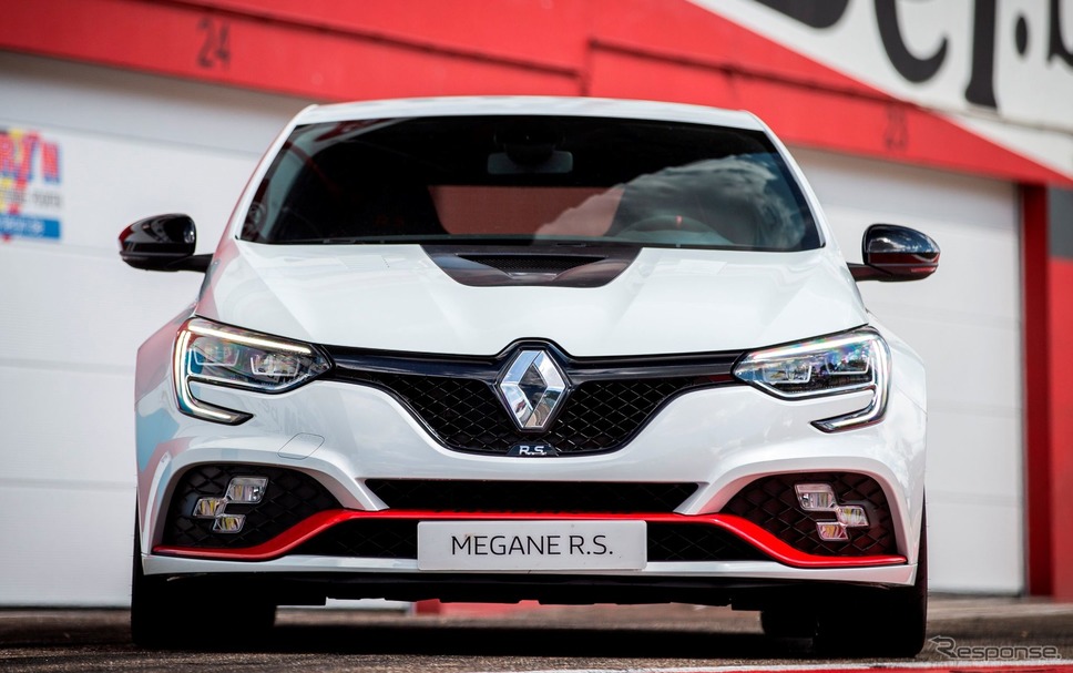 ルノー・メガーヌ R.S.トロフィーR 新型《photo by Renault》