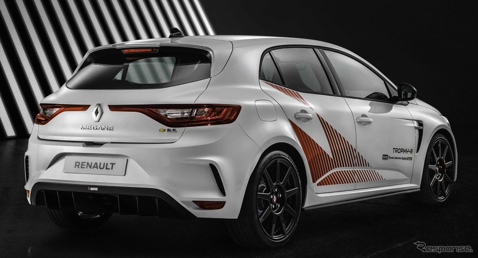 ルノー・メガーヌ R.S.トロフィーR 新型《photo by Renault》