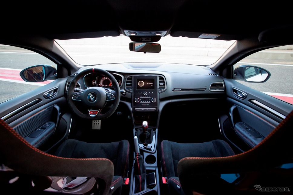 ルノー・メガーヌ R.S.トロフィーR 新型《photo by Renault》