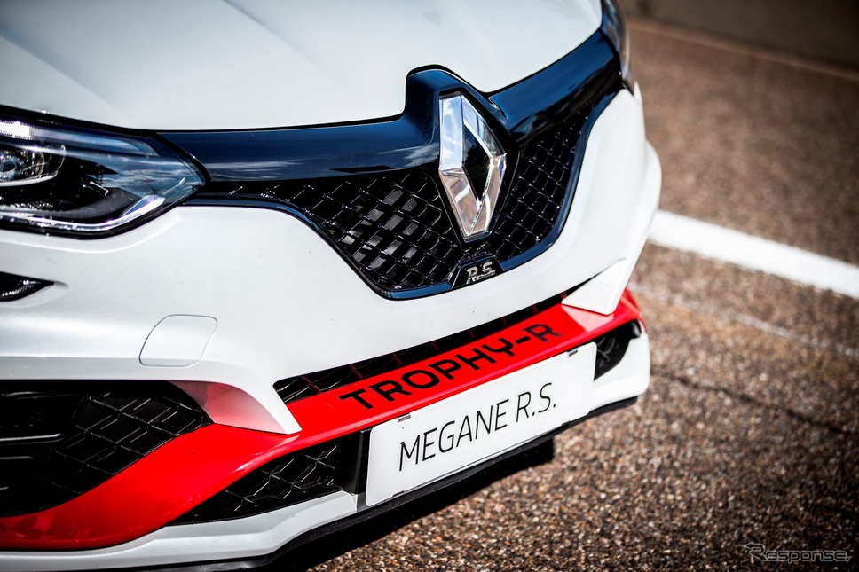 ルノー・メガーヌ R.S.トロフィーR 新型《photo by Renault》