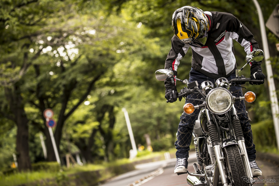 ヤマハSR400《撮影 山内潤也》