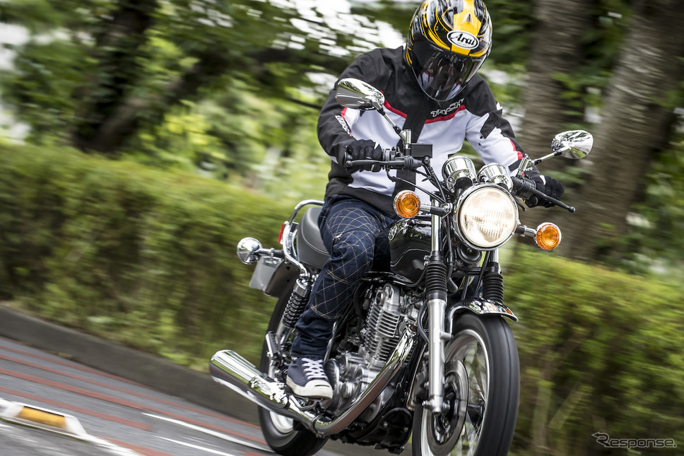 ヤマハSR400《撮影 山内潤也》