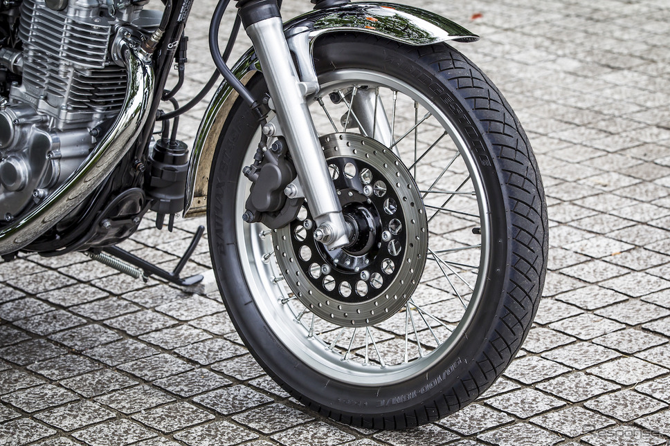 ヤマハSR400《撮影 山内潤也》