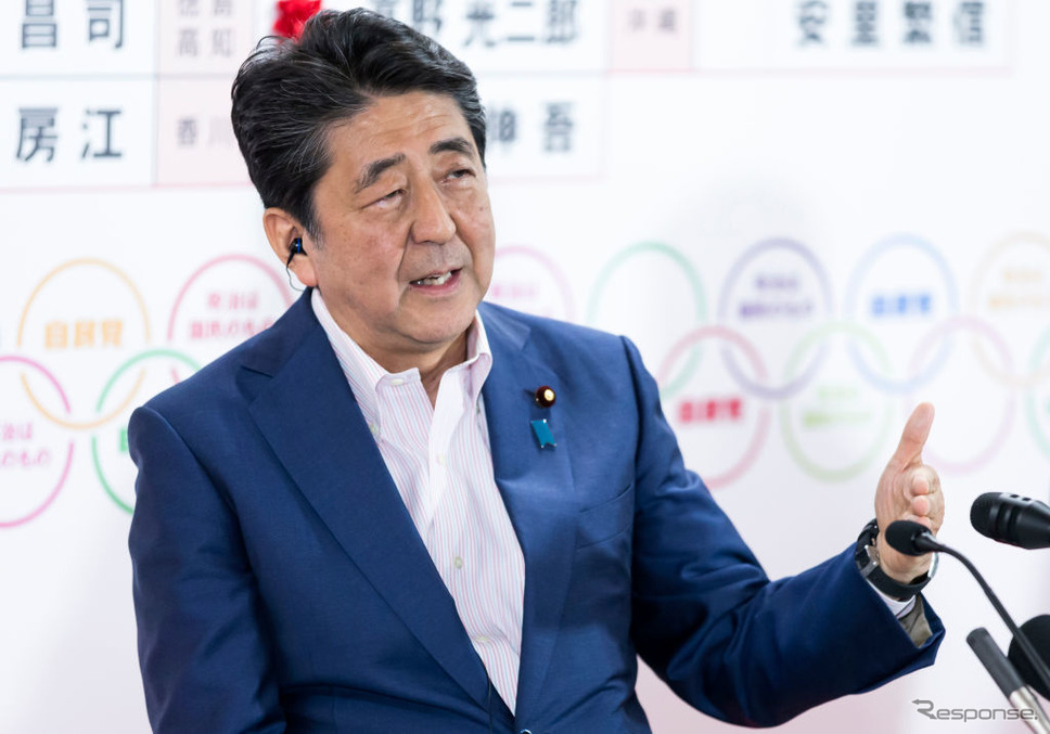 参院選の結果について述べる安倍首相(7月21日)《photo (c) Getty Images》