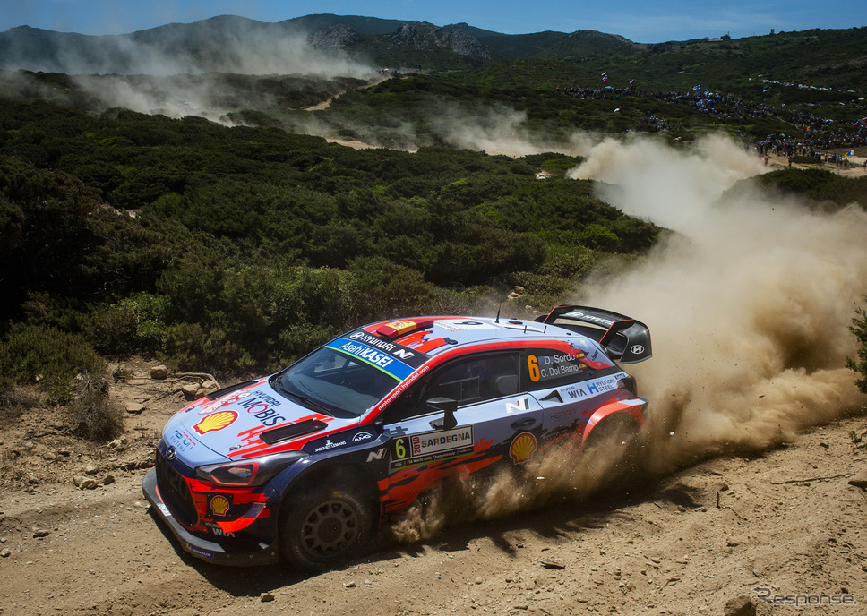 ヒュンダイ i20クーペWRC(今季WRCイタリア戦)《写真提供 Red Bull》