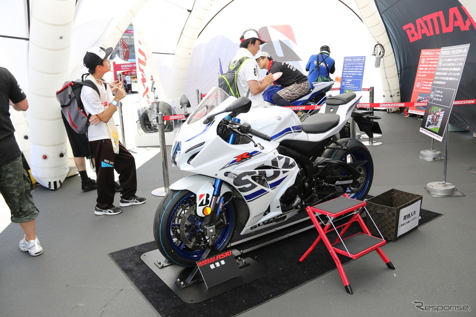 鈴鹿8耐ブリヂストンブース《撮影 先川知香》