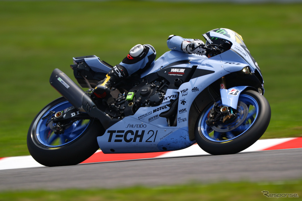 6時間経過時点で2位のNo.21 YAMAHA FACTORY RACING TEAM(2019年鈴鹿8耐)《Photo:Kazuhisa Masuda/撮影 益田和久》