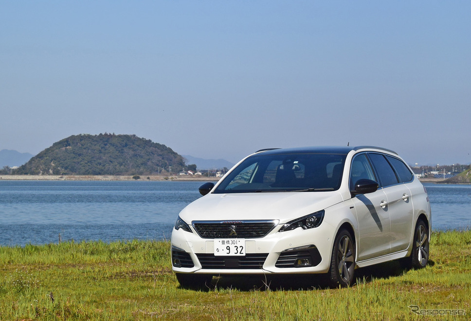 プジョー308SW HDi GT-Line。島根・安来の中海にて。《撮影 井元康一郎》