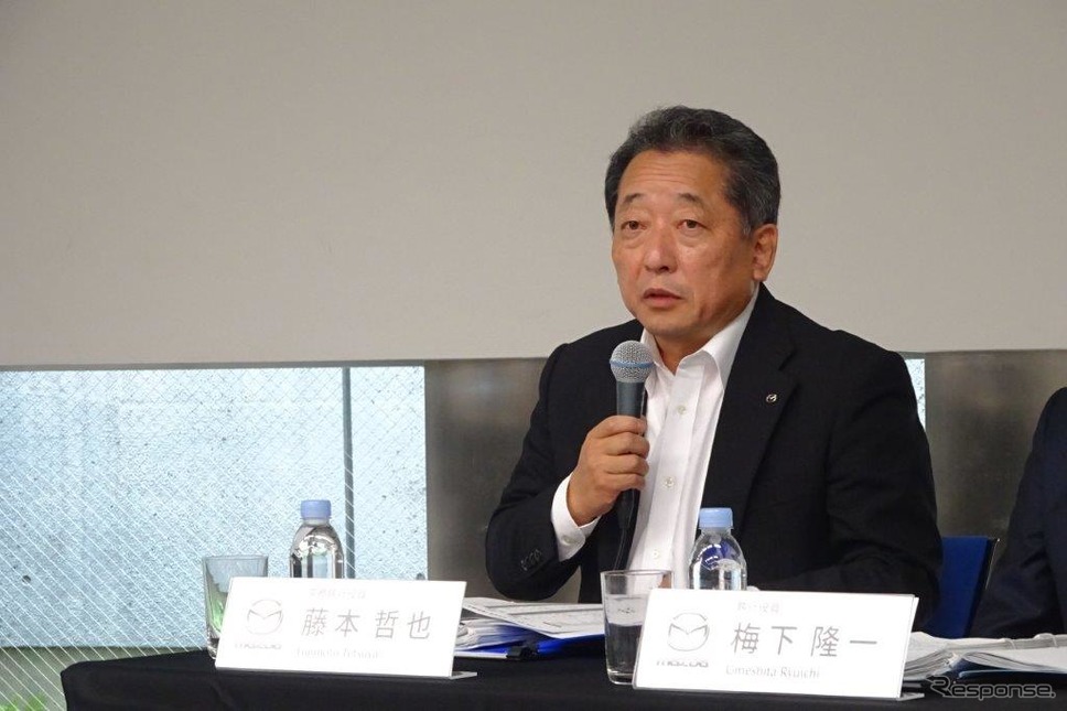 決算を発表する マツダ 藤本哲也常務執行役員《撮影 池原照雄》