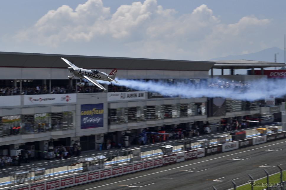 yoshi.MUROYA LEXUS CROSSING Special Flight《撮影 雪岡直樹》