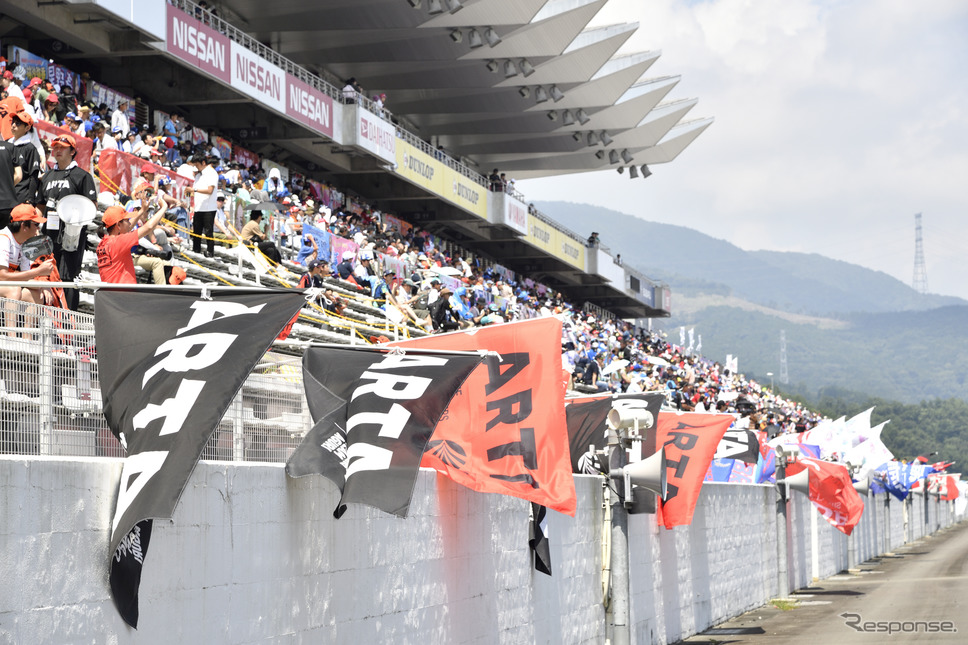 SUPER GT私設応援団（SUPER GT 第5戦）《撮影 雪岡直樹》