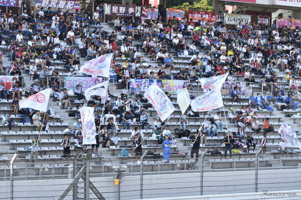SUPER GT私設応援団（SUPER GT 第5戦）《撮影 雪岡直樹》