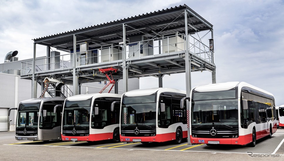 メルセデスベンツ eシターロ 向けの新コンセプトの充電ステーション《photo by Mercedes-Benz》