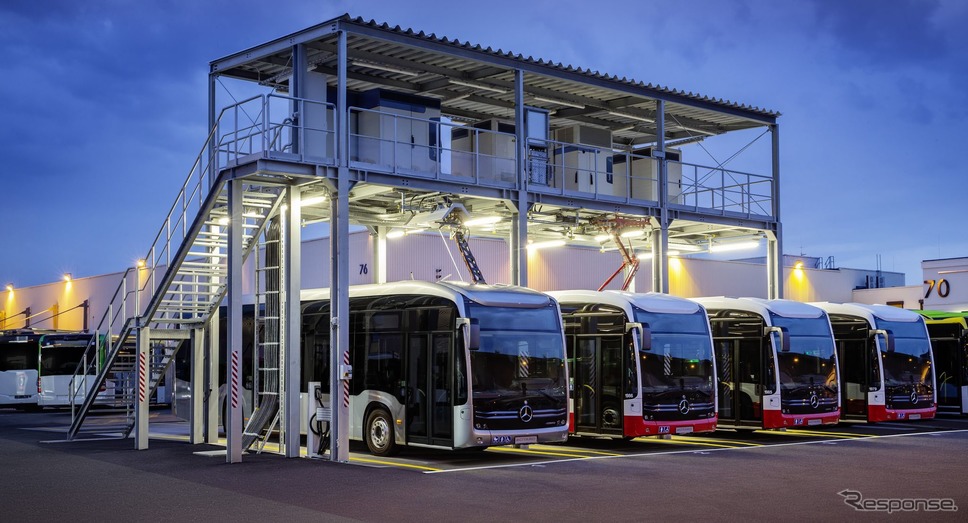 メルセデスベンツ eシターロ 向けの新コンセプトの充電ステーション《photo by Mercedes-Benz》