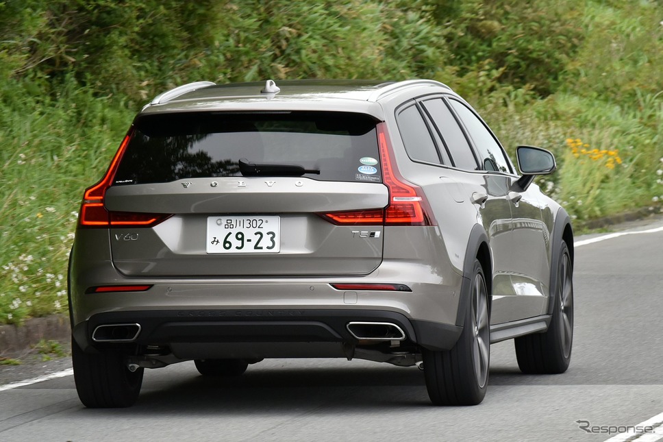ボルボ V60クロスカントリー(ポールスター・パフォーマンス・ソフトウェア仕様)《撮影 中野英幸》