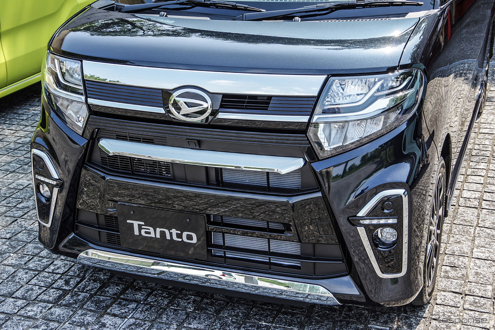 ダイハツ タントカスタム 新型(用品パッケージ装着車)《撮影 宮崎壮人》