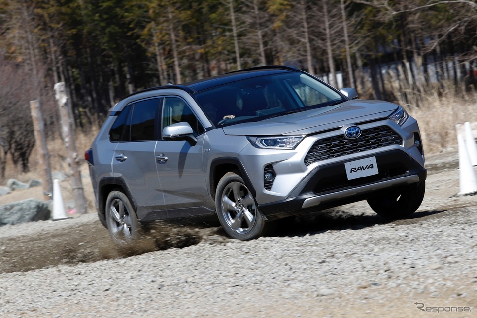トヨタ RAV4 ハイブリッド 新型《撮影 小林岳夫》