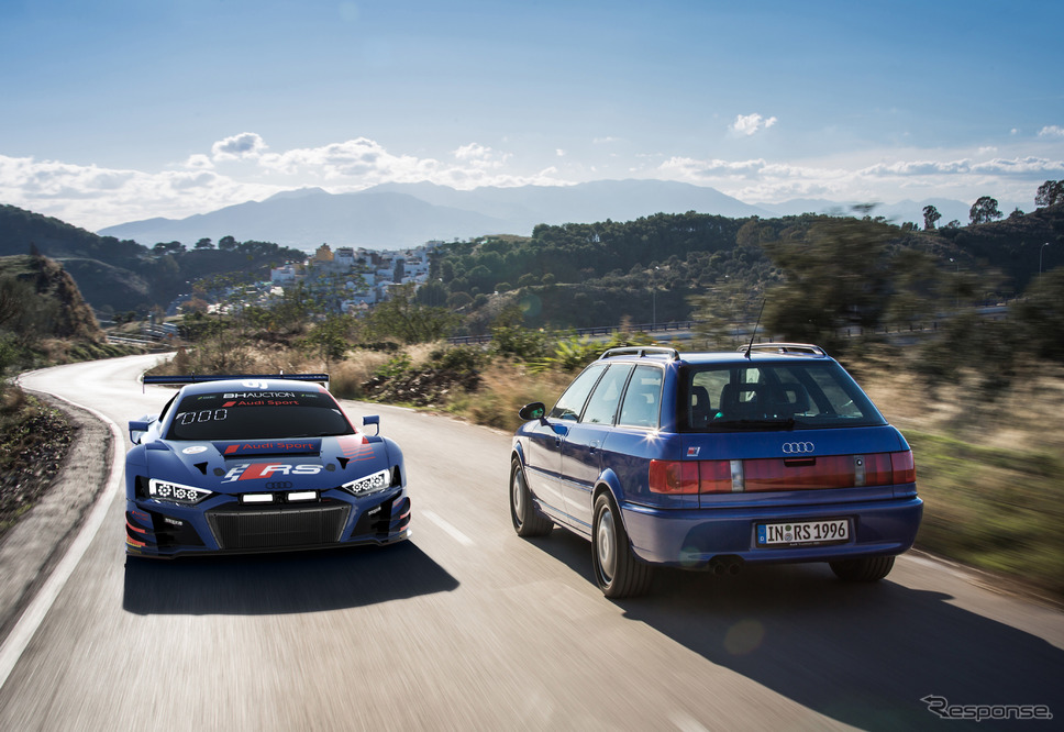 「アウディRS 2 Avant」（右）と#25 Audi R8 LMS。《写真提供 Audi》
