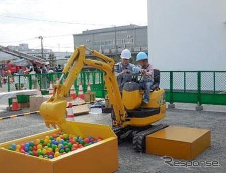 コマツ湘南工場フェア(例年の様子)《写真 コマツ》