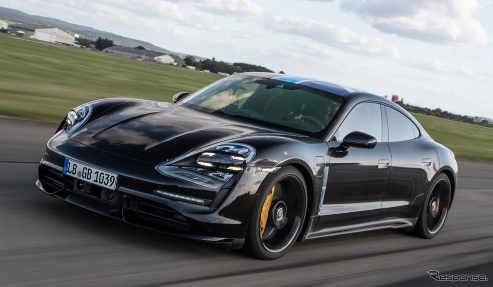 ポルシェ・タイカン のプロトタイプ《photo by Porsche》