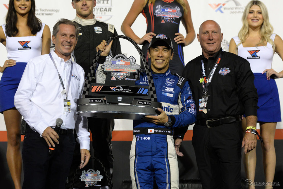 佐藤琢磨、優勝!!《photo (c) Getty Images》