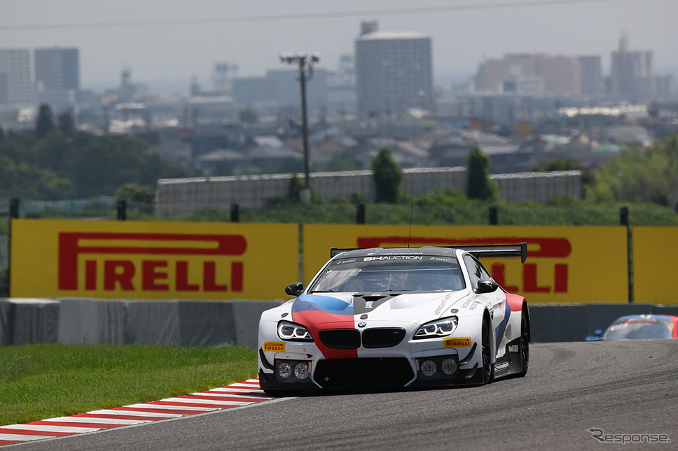 ［鈴鹿10時間］5時間経過時点で3位の#42 BMW Team Schnitzer《Photo：Kazuhisa Masuda／撮影 益田和久》