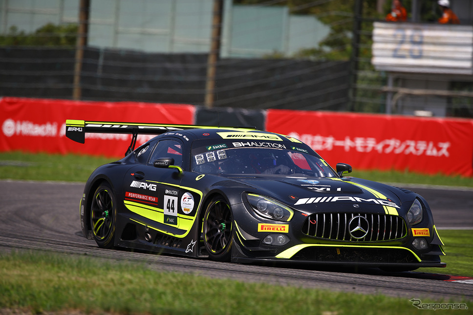 ［鈴鹿10時間］5時間経過時点で9位の#44 Mercedes-AMG Team Strakka Racing《Photo：Kazuhisa Masuda／撮影 益田和久》