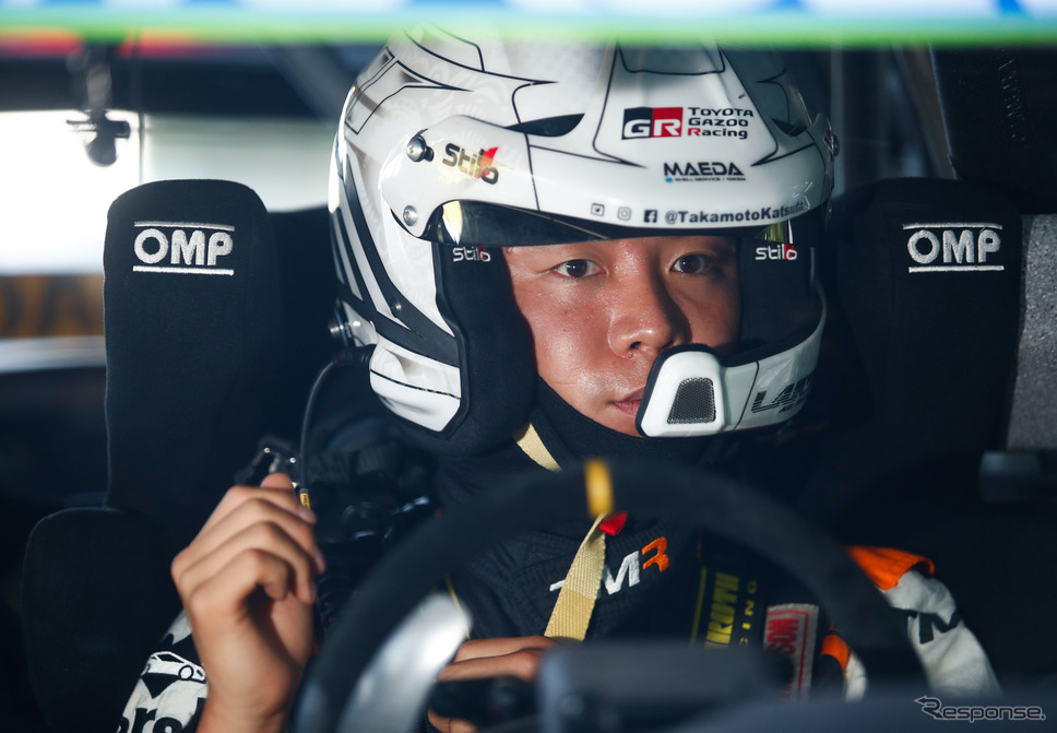 ヤリスWRCでのWRC出走を初めて経験した#17 勝田貴元(10位でフィニッシュ)。《写真提供 TOYOTA》