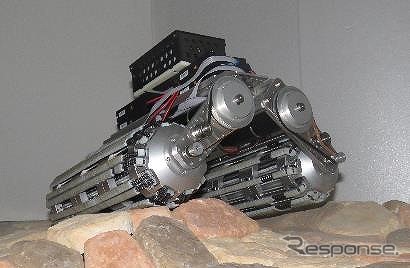 形断面型クローラーを搭載した車両《出典 NEDO、東北大学》