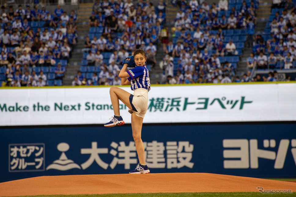 片瀬那奈、横浜スタジアムで始球式《撮影 二城利月》