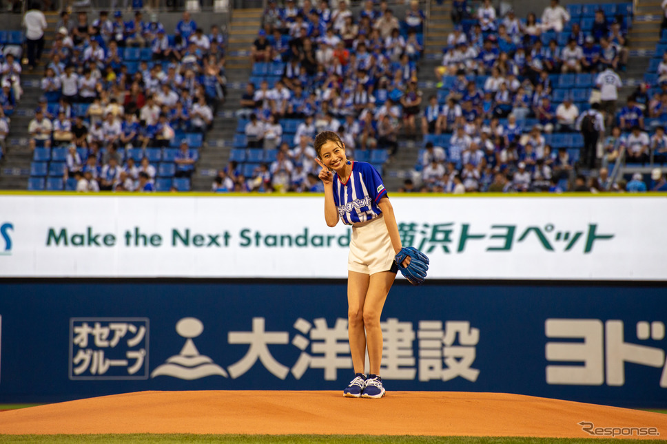 片瀬那奈、横浜スタジアムで始球式《撮影 二城利月》