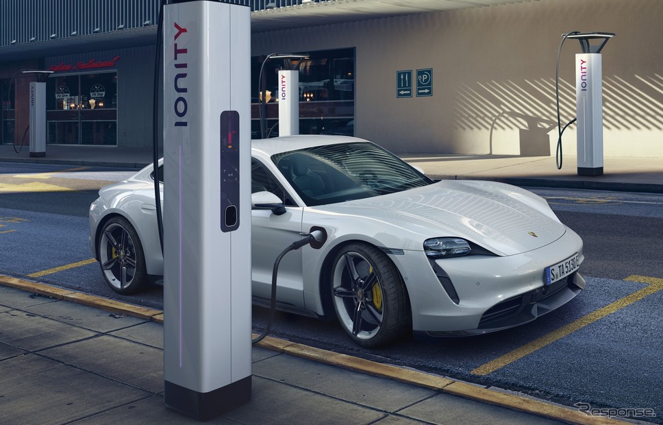 ポルシェ・タイカン《photo by Porsche》