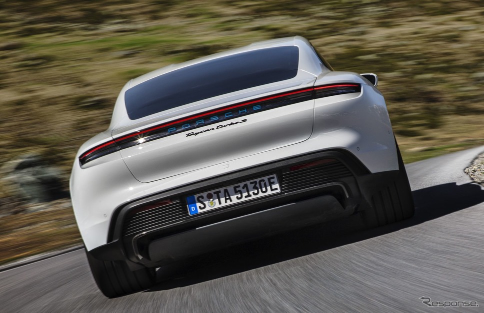 ポルシェ・タイカン《photo by Porsche》