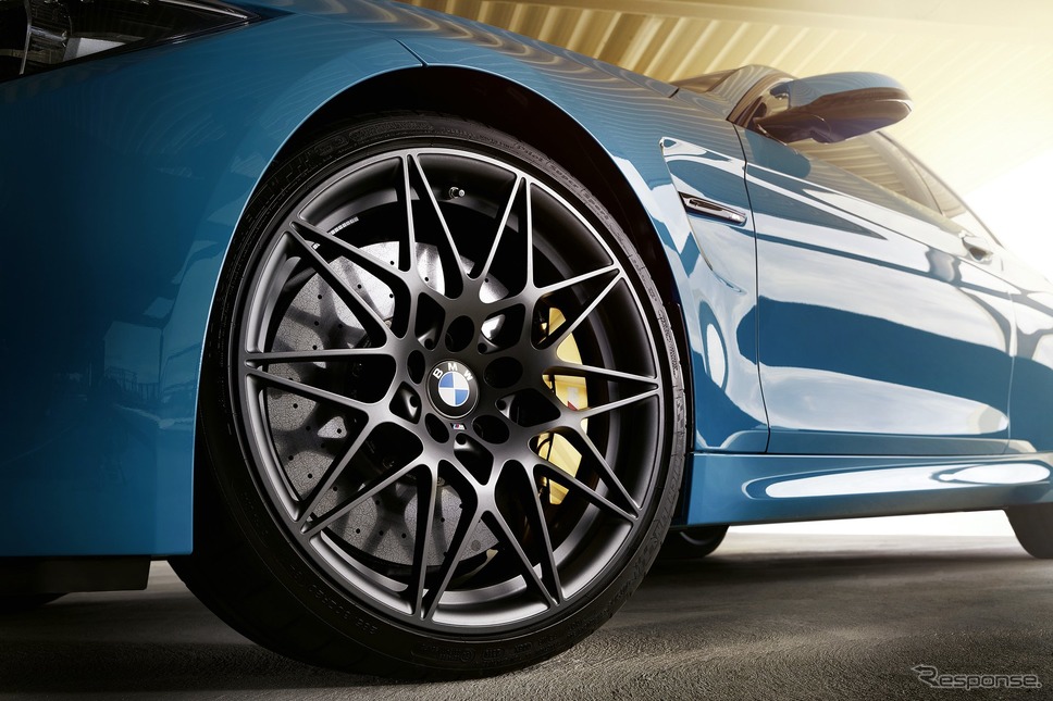BMW M4 エディション /// Mヘリテイジ《photo by BMW》