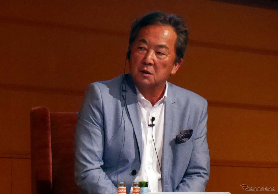 自動車ジャーナリスト 清水和夫氏がモデレーターをつとめた