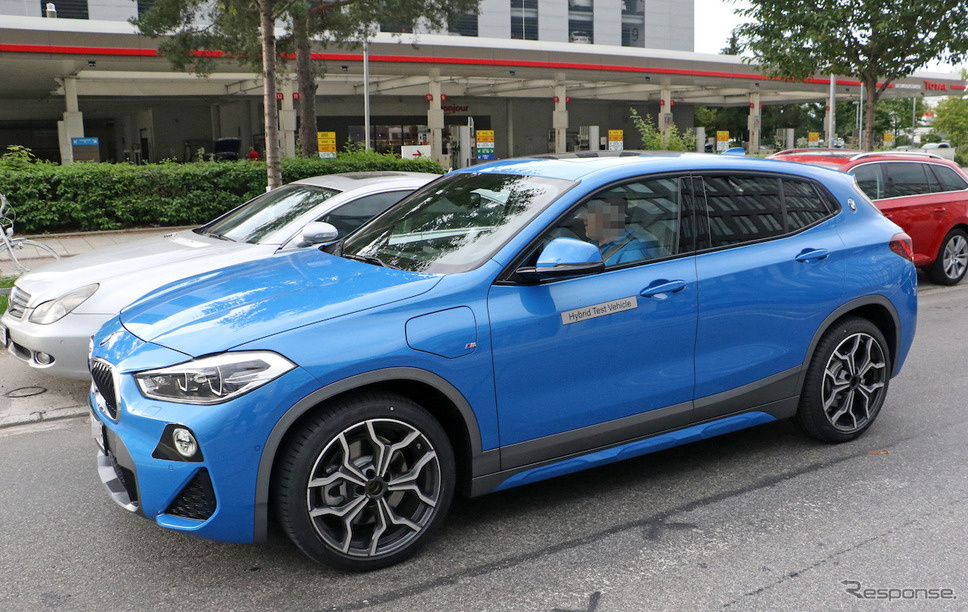 BMW X2 xDrive25e 市販型プロトタイプ スクープ写真《APOLLO NEWS SERVICE》