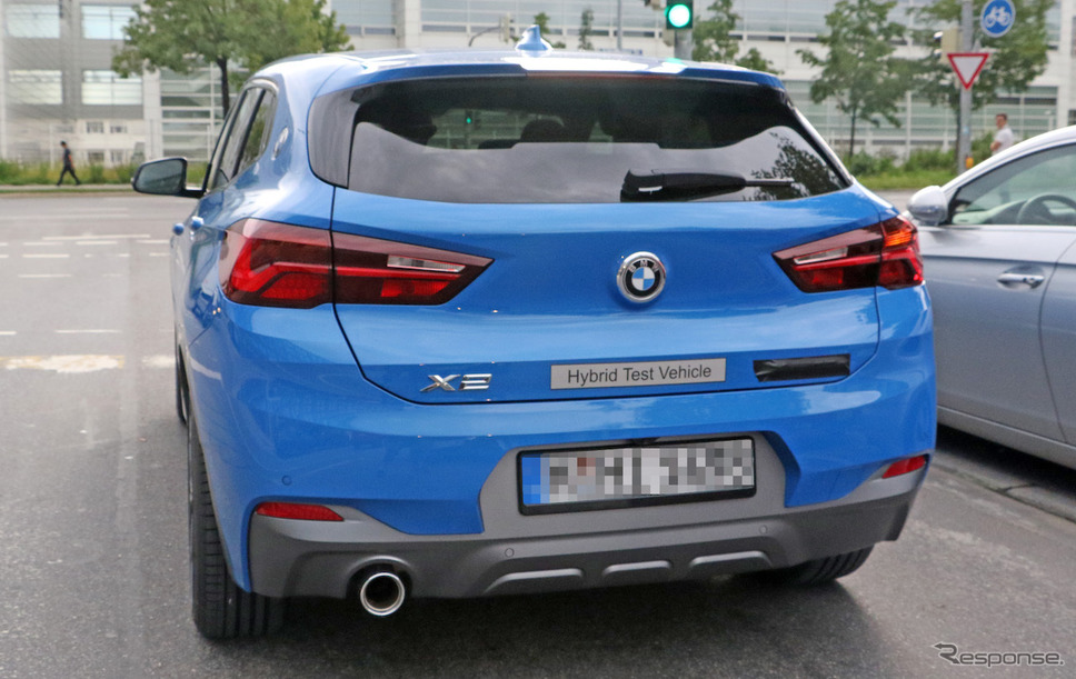 BMW X2 xDrive25e 市販型プロトタイプ スクープ写真《APOLLO NEWS SERVICE》