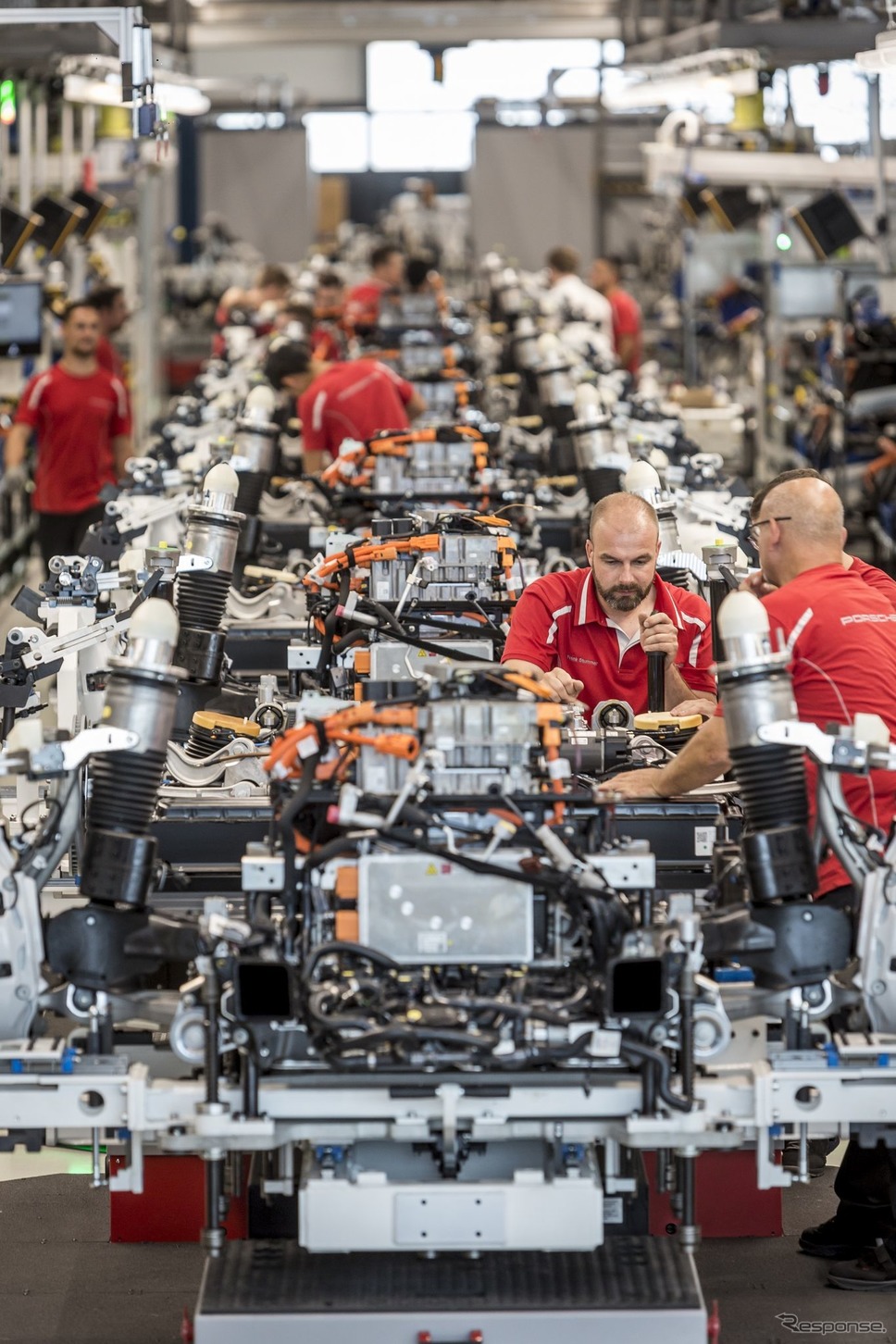 ポルシェ・タイカンの量産を行うドイツ・ツッフェンハウゼン工場《photo by Porsche》