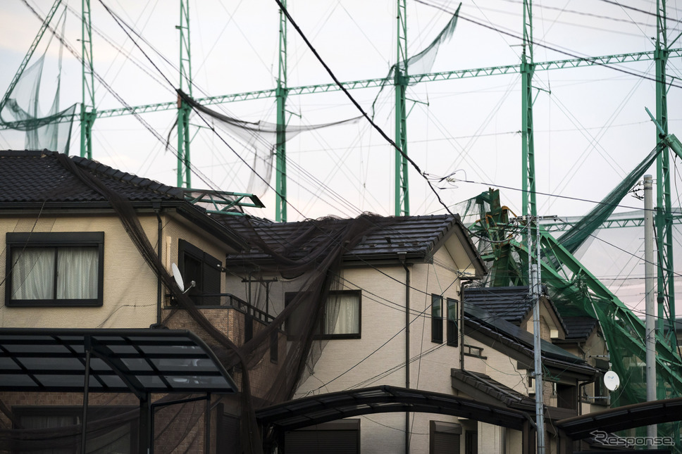 千葉県市原市ではゴルフ練習場のネットが倒壊した。《photo (c) Getty Images》