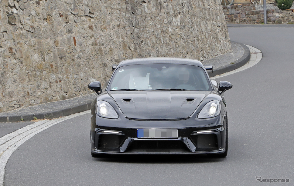 ポルシェ 718 ケイマン GT4 RS スクープ写真《APOLLO NEWS SERVICE》