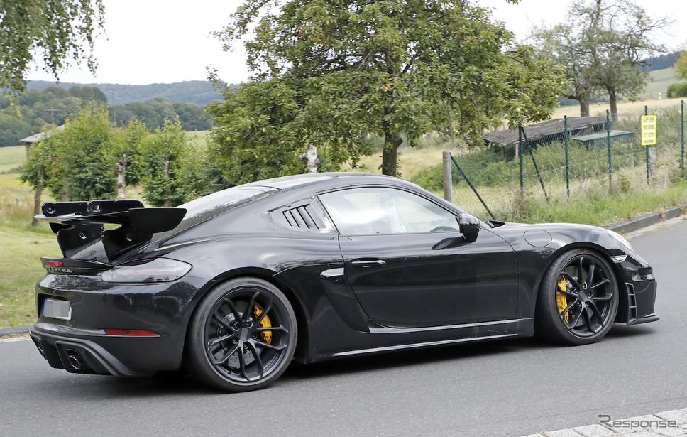 ポルシェ 718 ケイマン GT4 RS スクープ写真《APOLLO NEWS SERVICE》