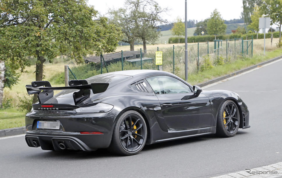 ポルシェ 718 ケイマン GT4 RS スクープ写真《APOLLO NEWS SERVICE》