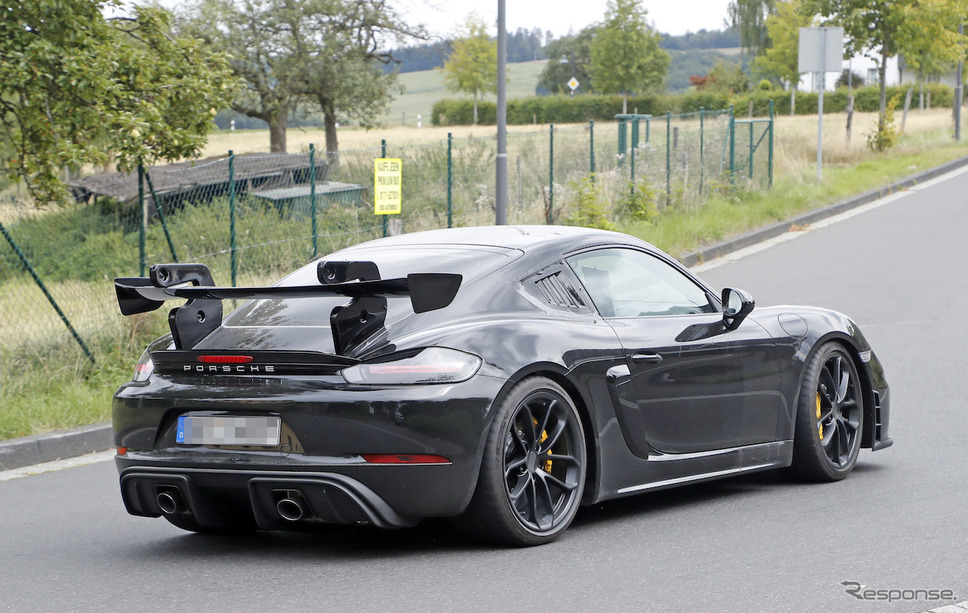 ポルシェ 718 ケイマン GT4 RS スクープ写真《APOLLO NEWS SERVICE》
