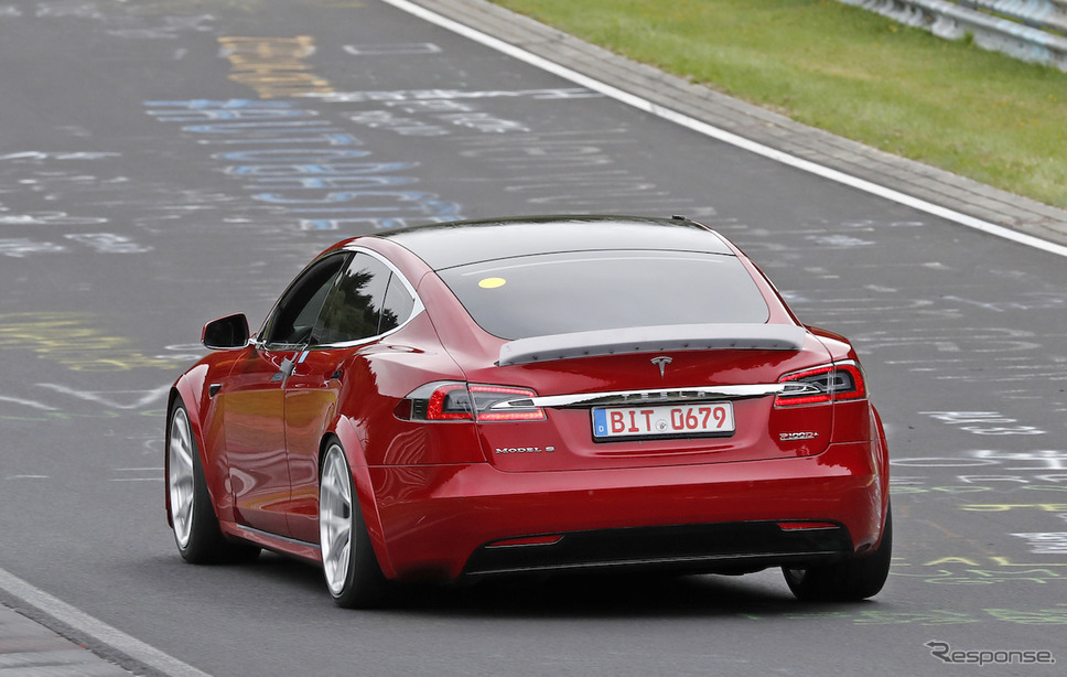 EV最速をねらうテスラ モデルS の試作車(スクープ写真)《APOLLO NEWS SERVICE》